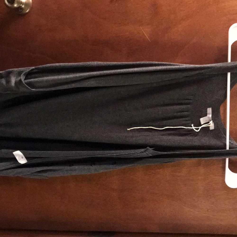 Sleeveless Gray Cardigan
